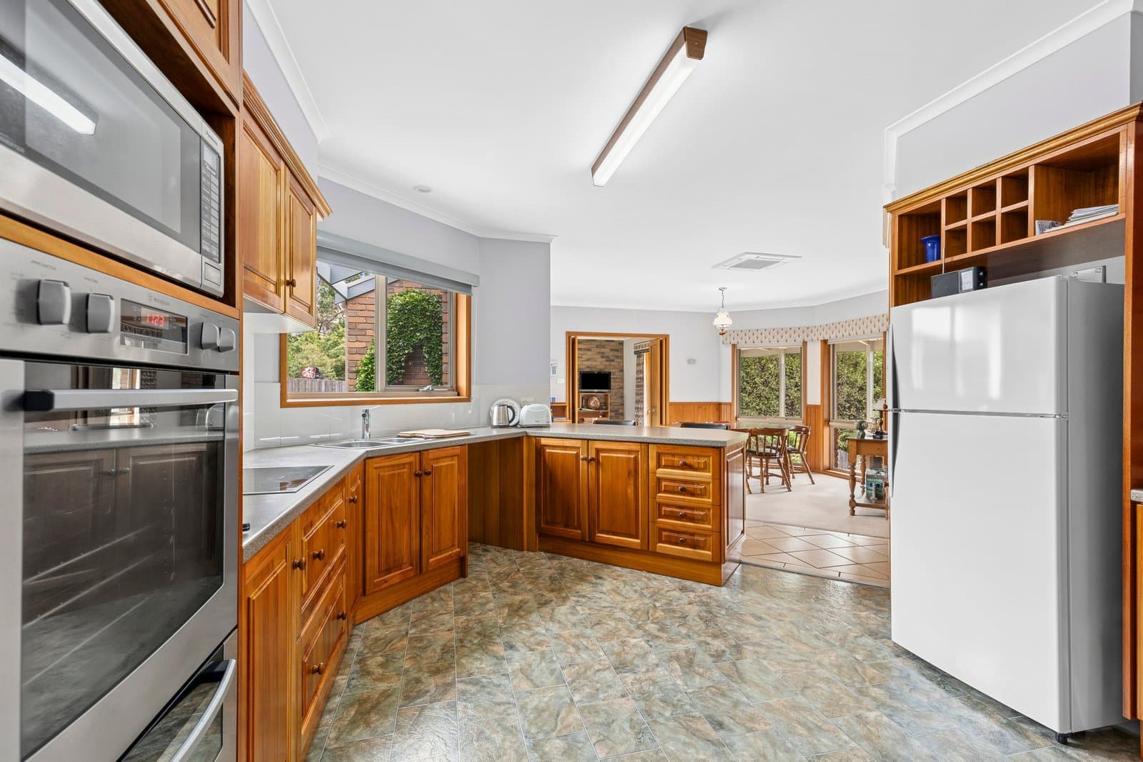11 Henderson Drive, Wandana Heights, Wandana Heights - Thumbnail 7