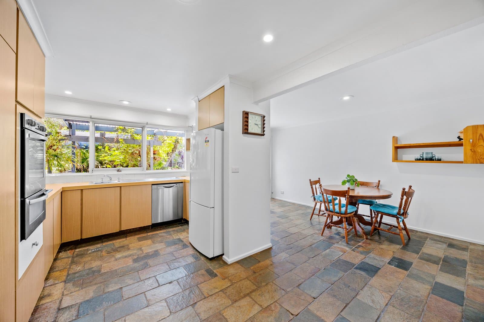12 College Grove, Black Rock, Black Rock - Thumbnail 7