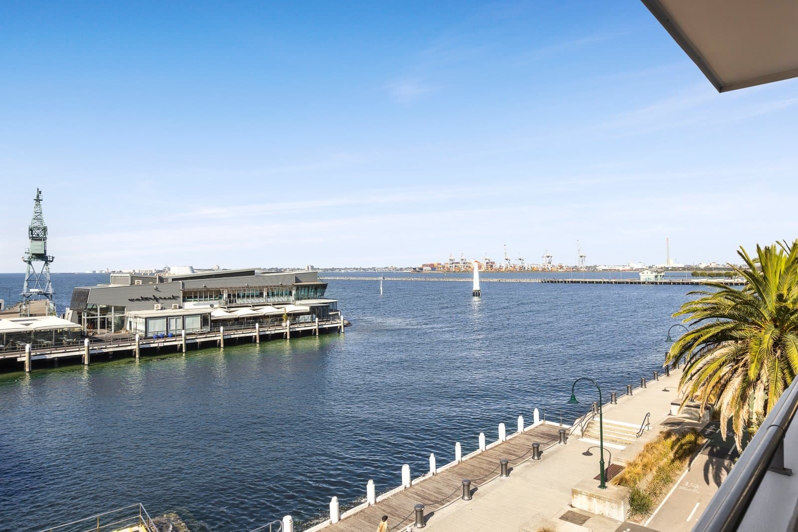 19/105 Beach Street, Port Melbourne, Port Melbourne - Thumbnail 4