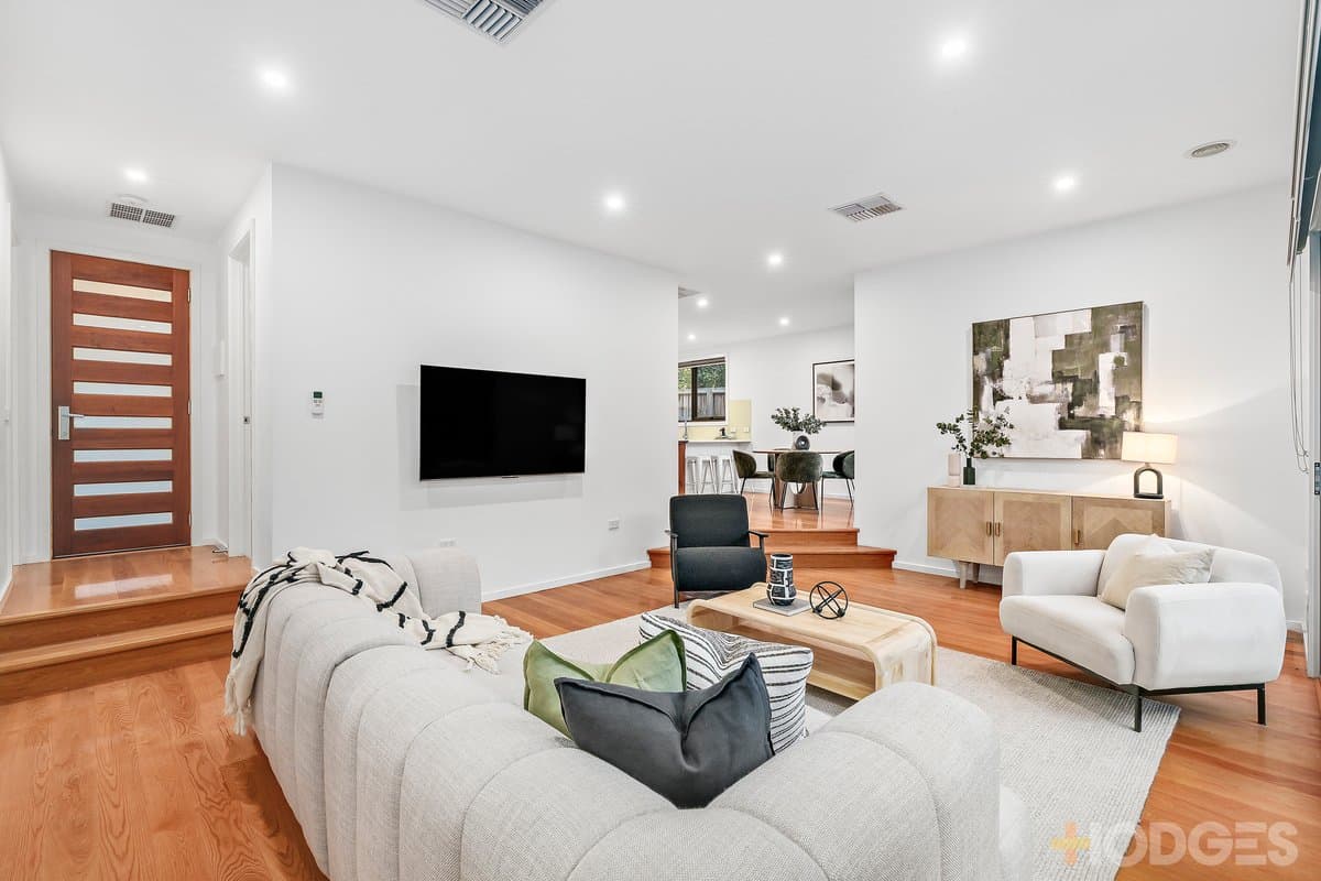 2/18 Wilson Street, Cheltenham - Image 1