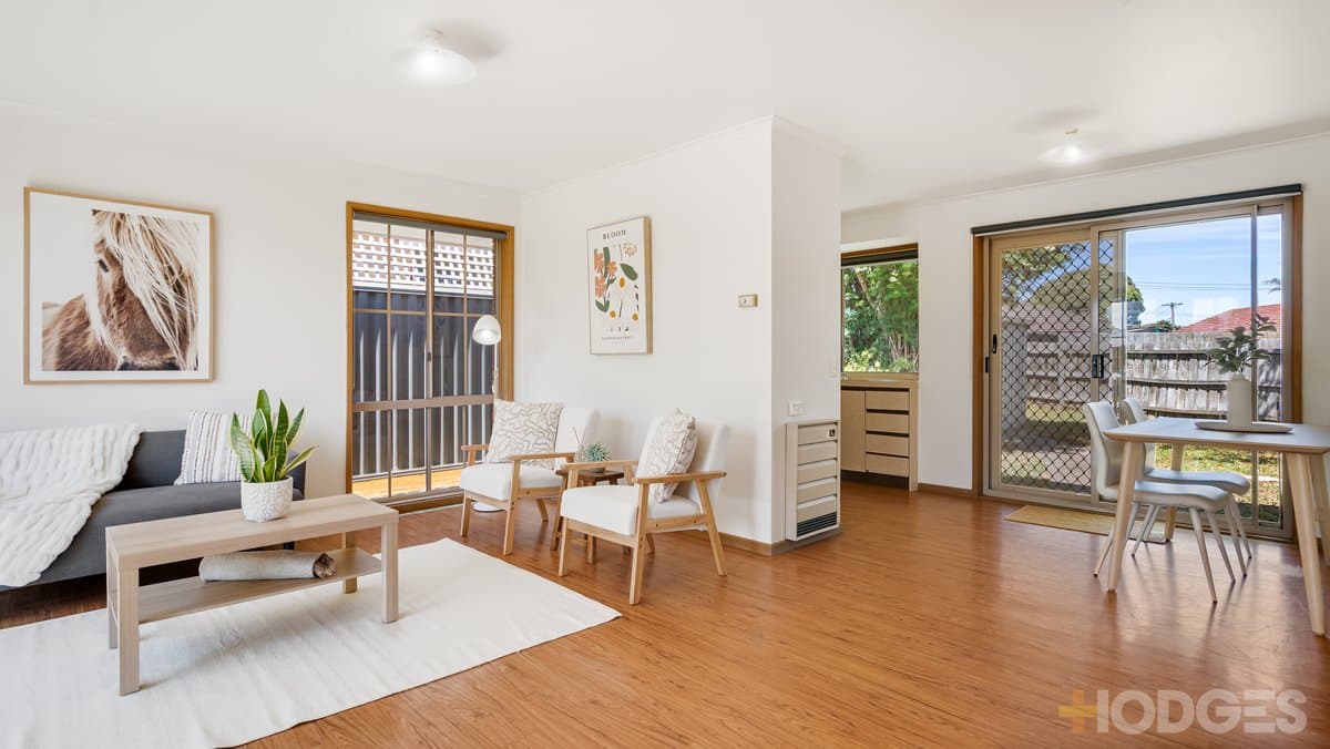 1 Regis Close, Werribee - Thumbnail 3