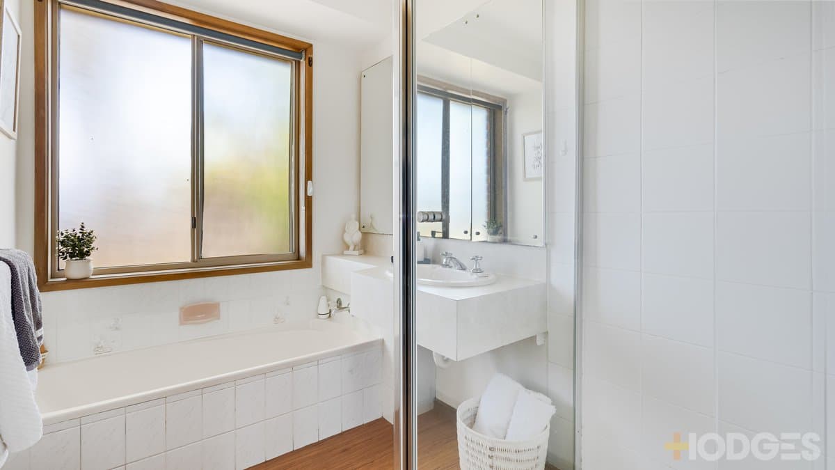 1 Regis Close, Werribee - Thumbnail 8