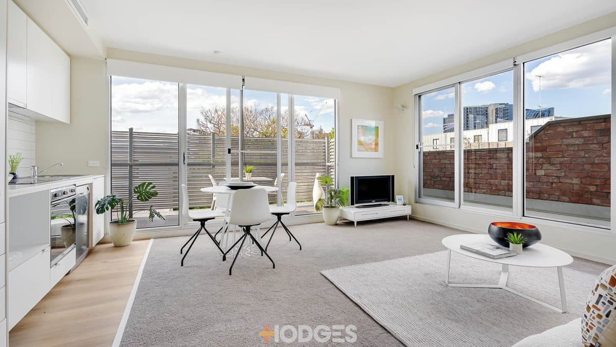 6/18 Byron Street, North Melbourne - Image 1