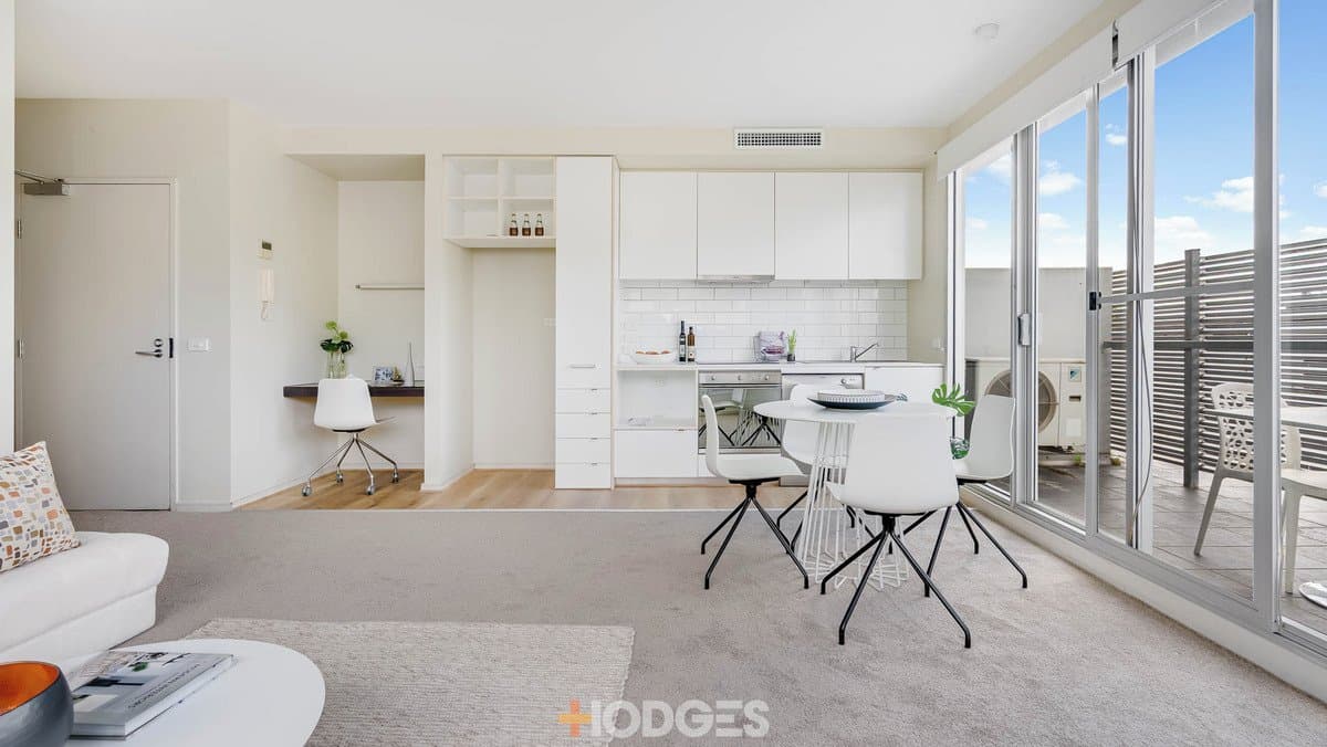 6/18 Byron Street, North Melbourne - Thumbnail 2