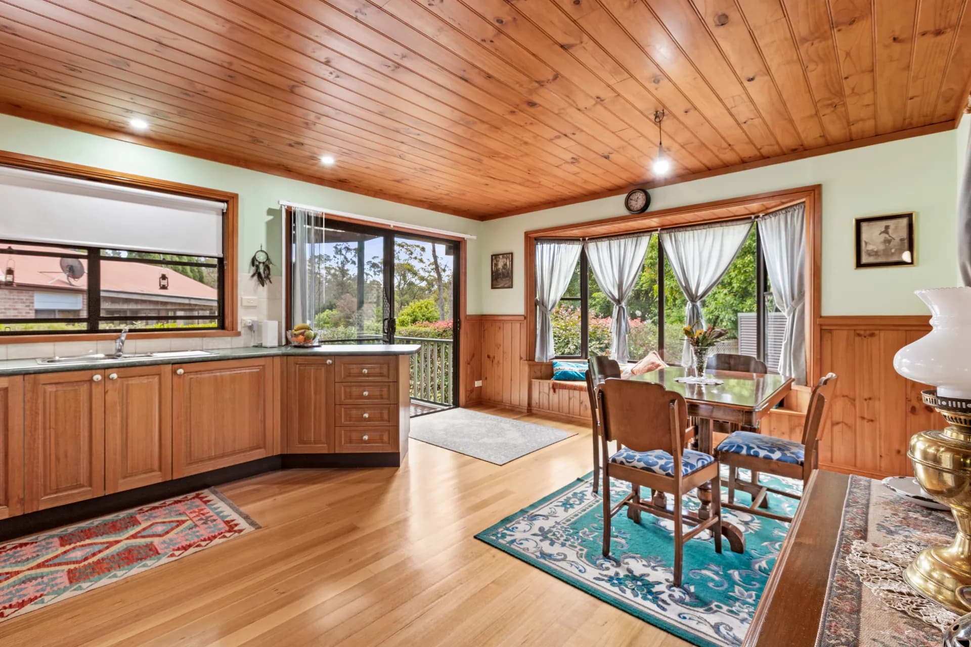 13 Fourth Avenue, Katoomba., Katoomba - Thumbnail 3