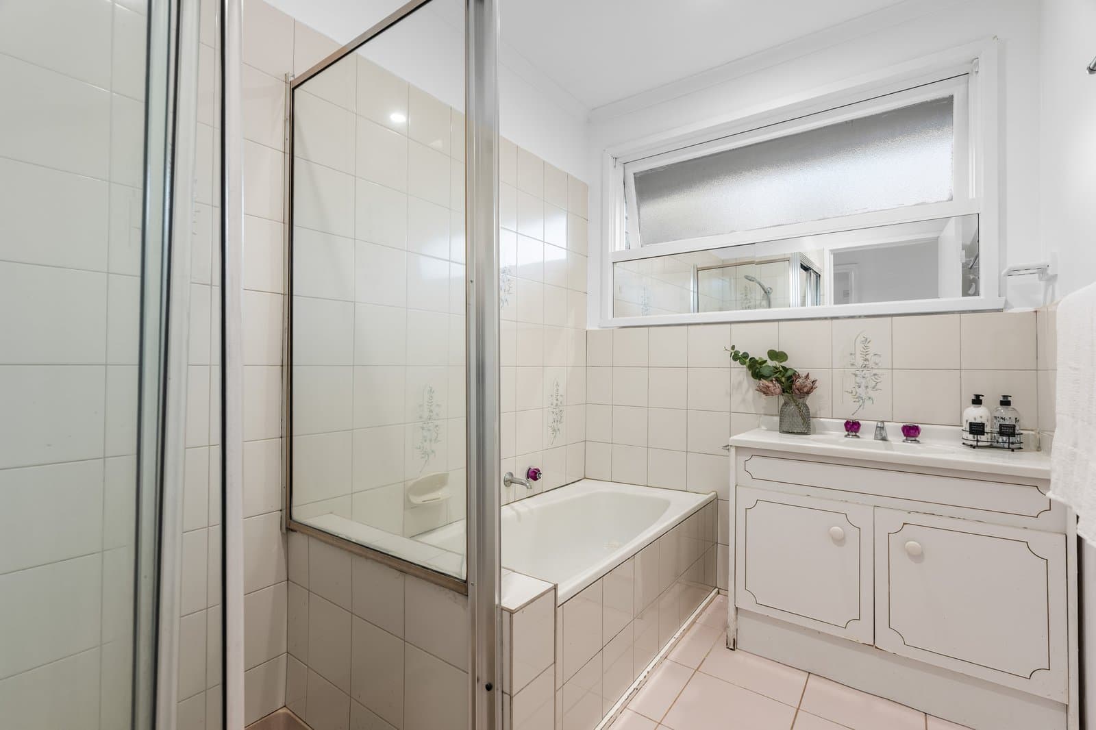1 Dalpura Drive, Bayswater, Bayswater - Thumbnail 2