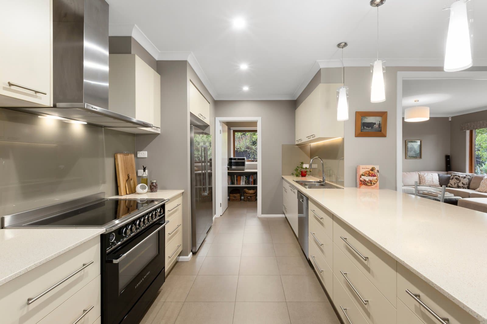 9 Annandale Crescent, Glen Waverley, Glen Waverley - Thumbnail 5