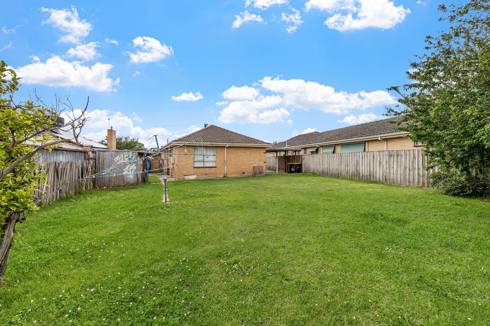 20 Bevan Avenue, Clayton South, Clayton South - Thumbnail 2