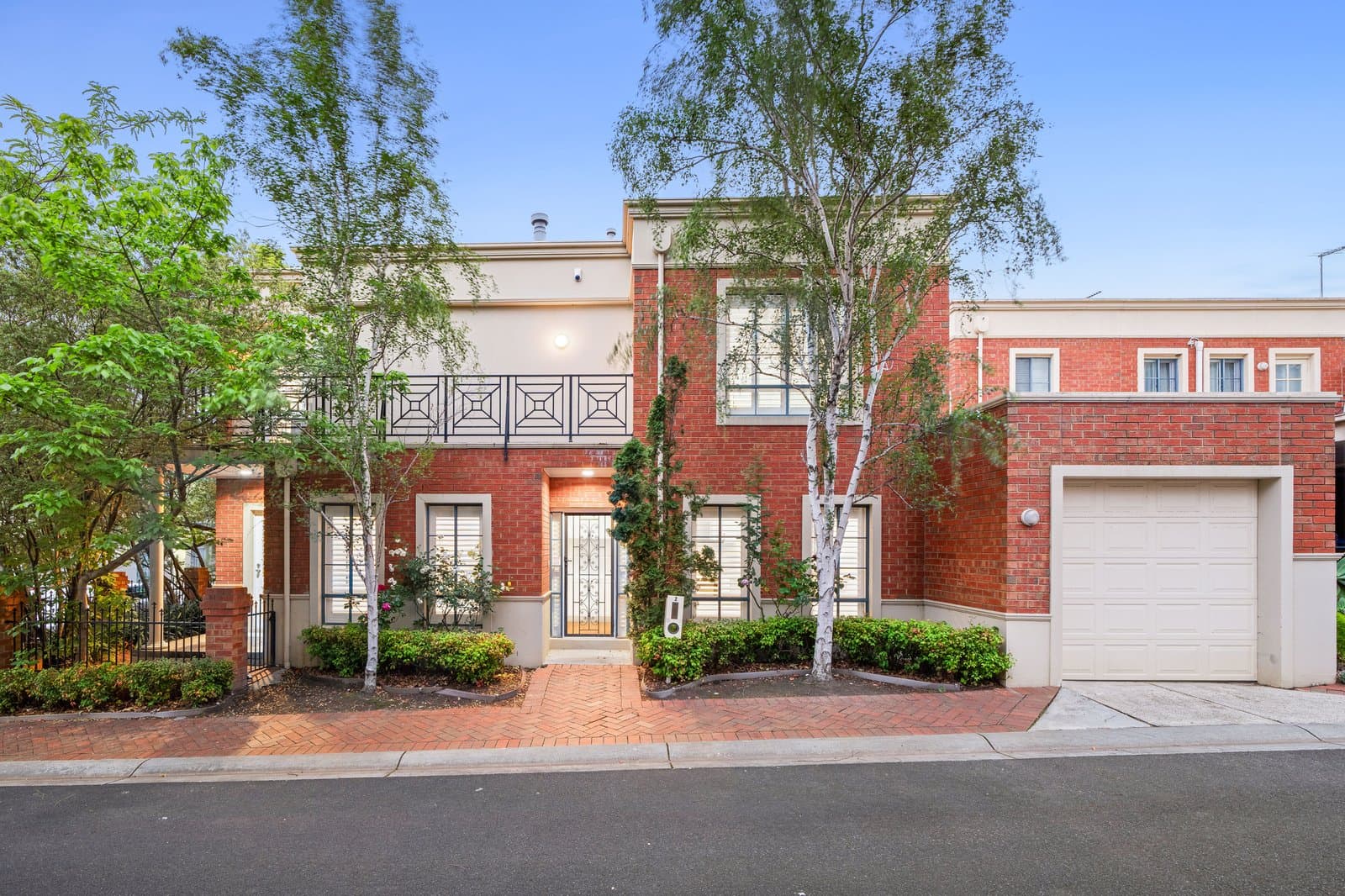 2/745-755 Burwood Road, Hawthorn East, Hawthorn East - Thumbnail 3