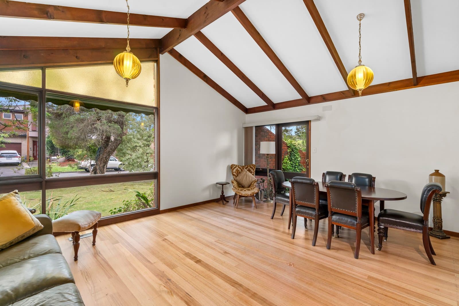 4 Chivers Avenue, Glen Waverley, Glen Waverley - Thumbnail 6
