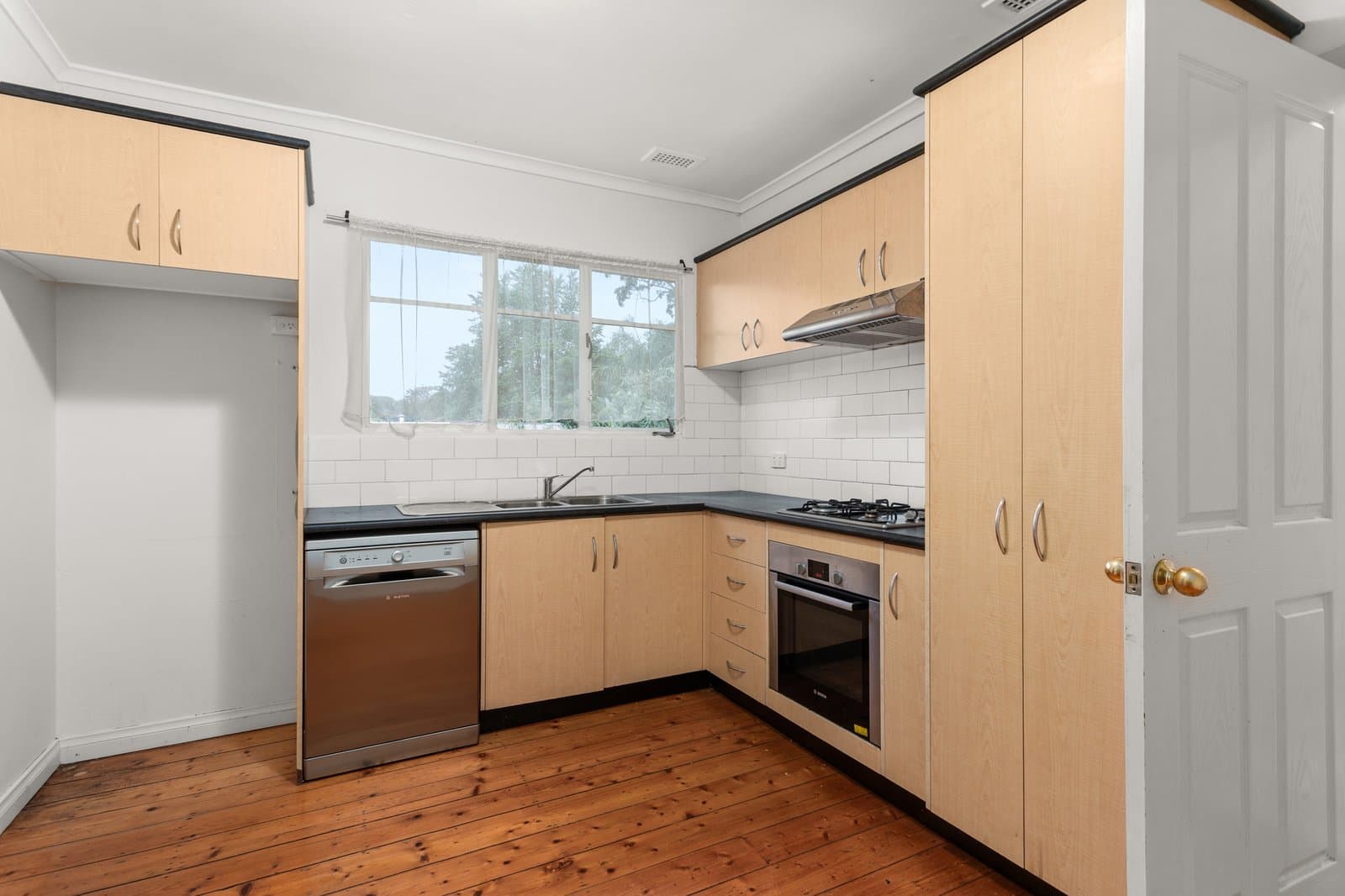 13 Nyrang Street, Chadstone, Chadstone - Thumbnail 7