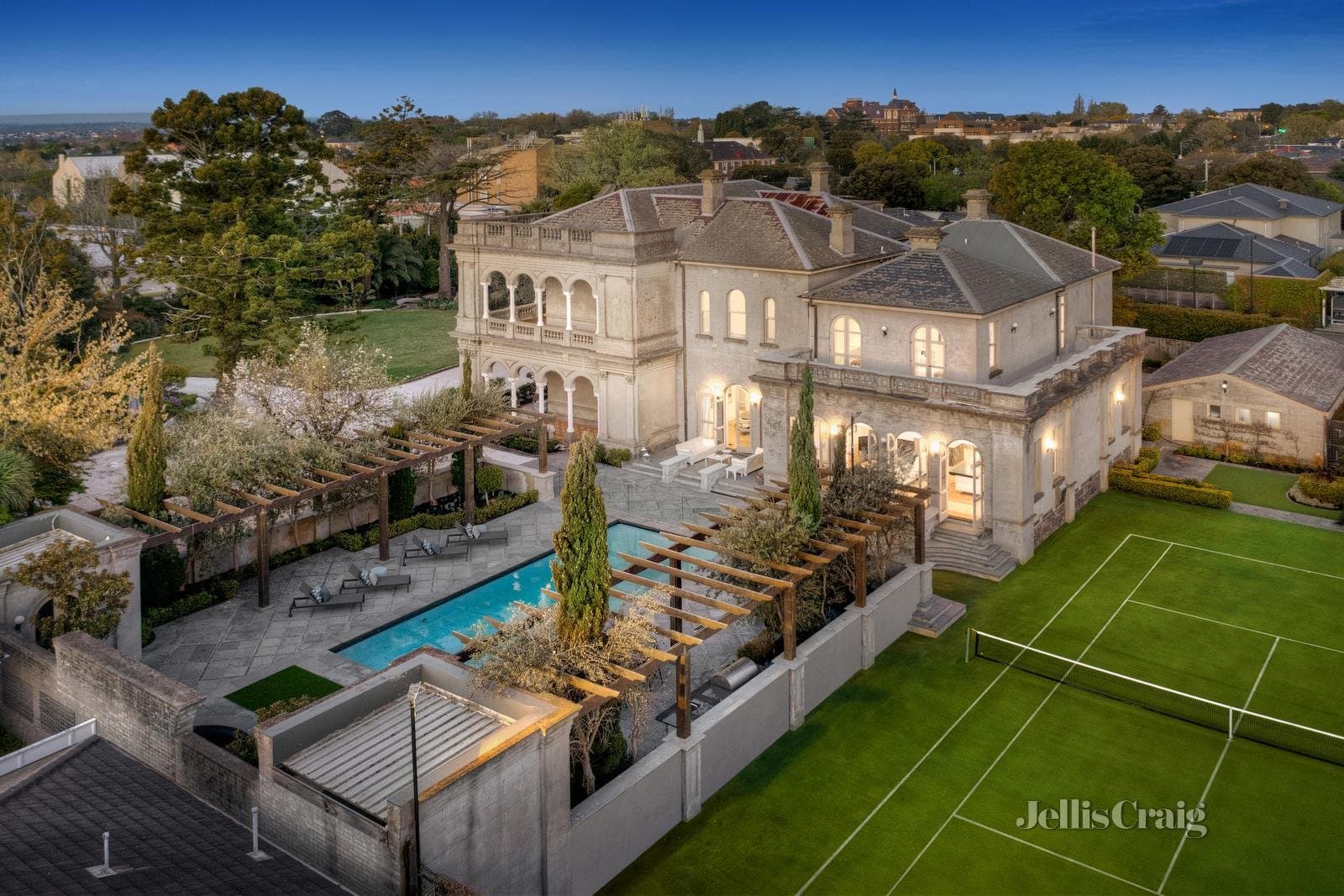 292 Cotham Road, Kew, Kew - Thumbnail 2