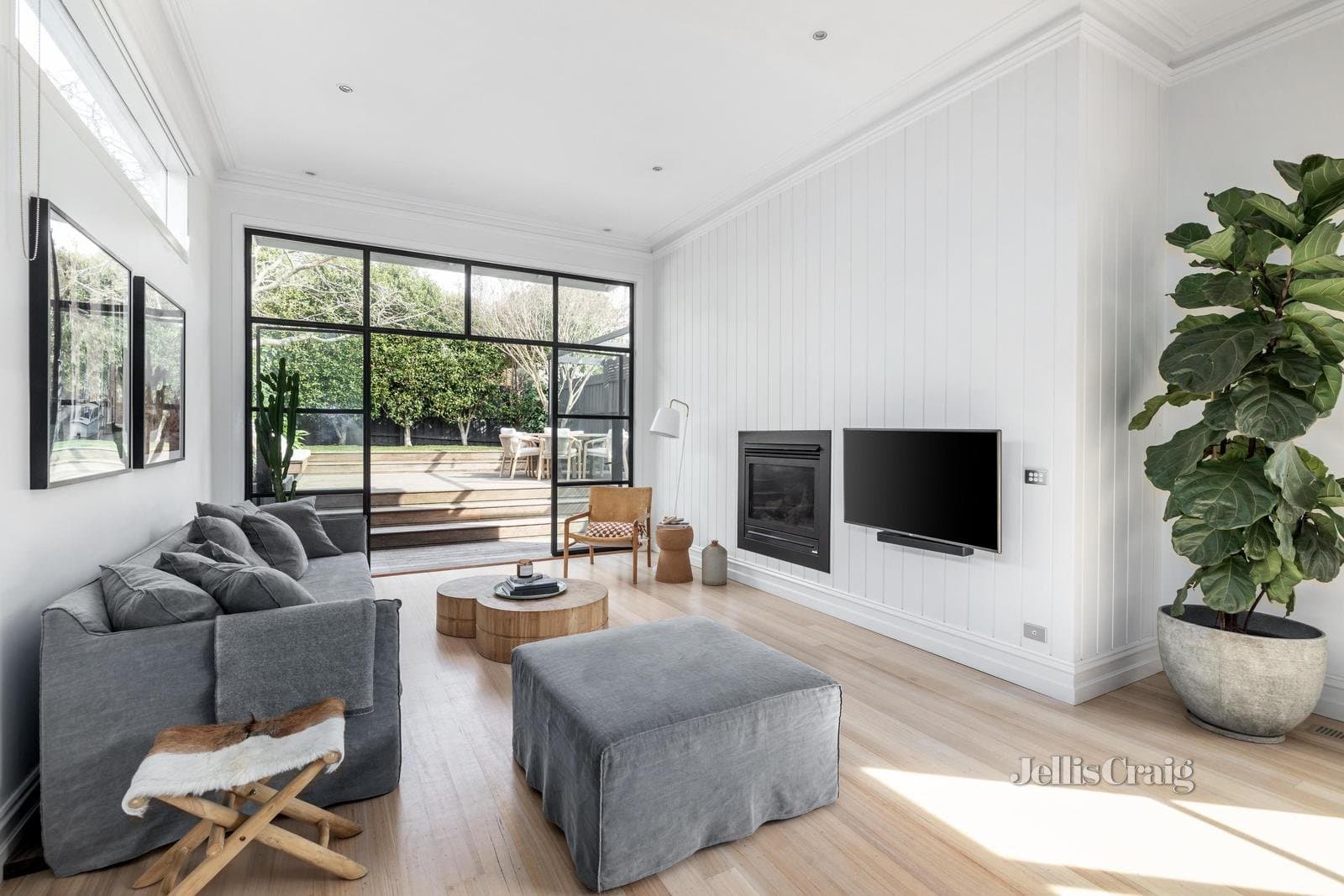 16 Young Street, Glen Iris, Golden Square - Thumbnail 3