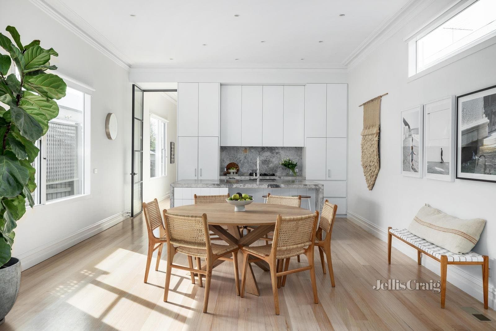 16 Young Street, Glen Iris, Golden Square - Thumbnail 5