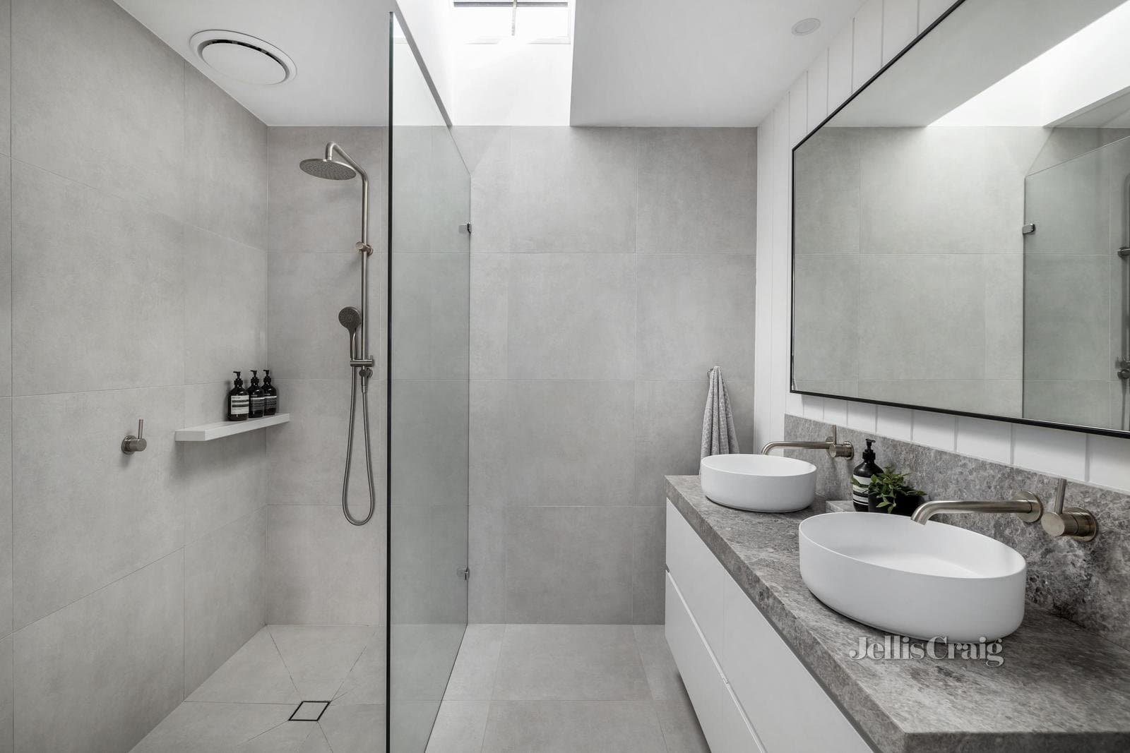 16 Young Street, Glen Iris, Golden Square - Thumbnail 8