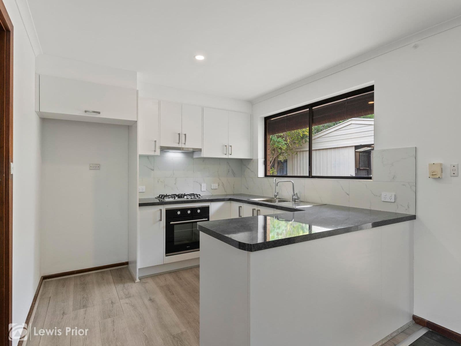 10 Summerford Road, Aberfoyle Park SA 5159, Aberfoyle Park - Thumbnail 3