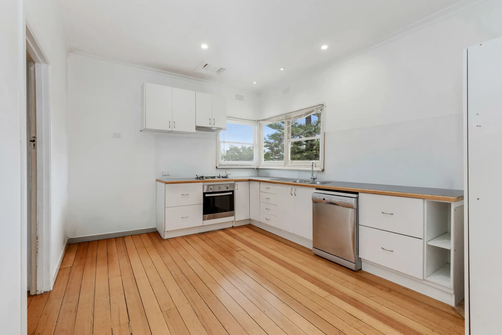 17 Putnam Avenue, Strathdale., Strathdale - Thumbnail 5