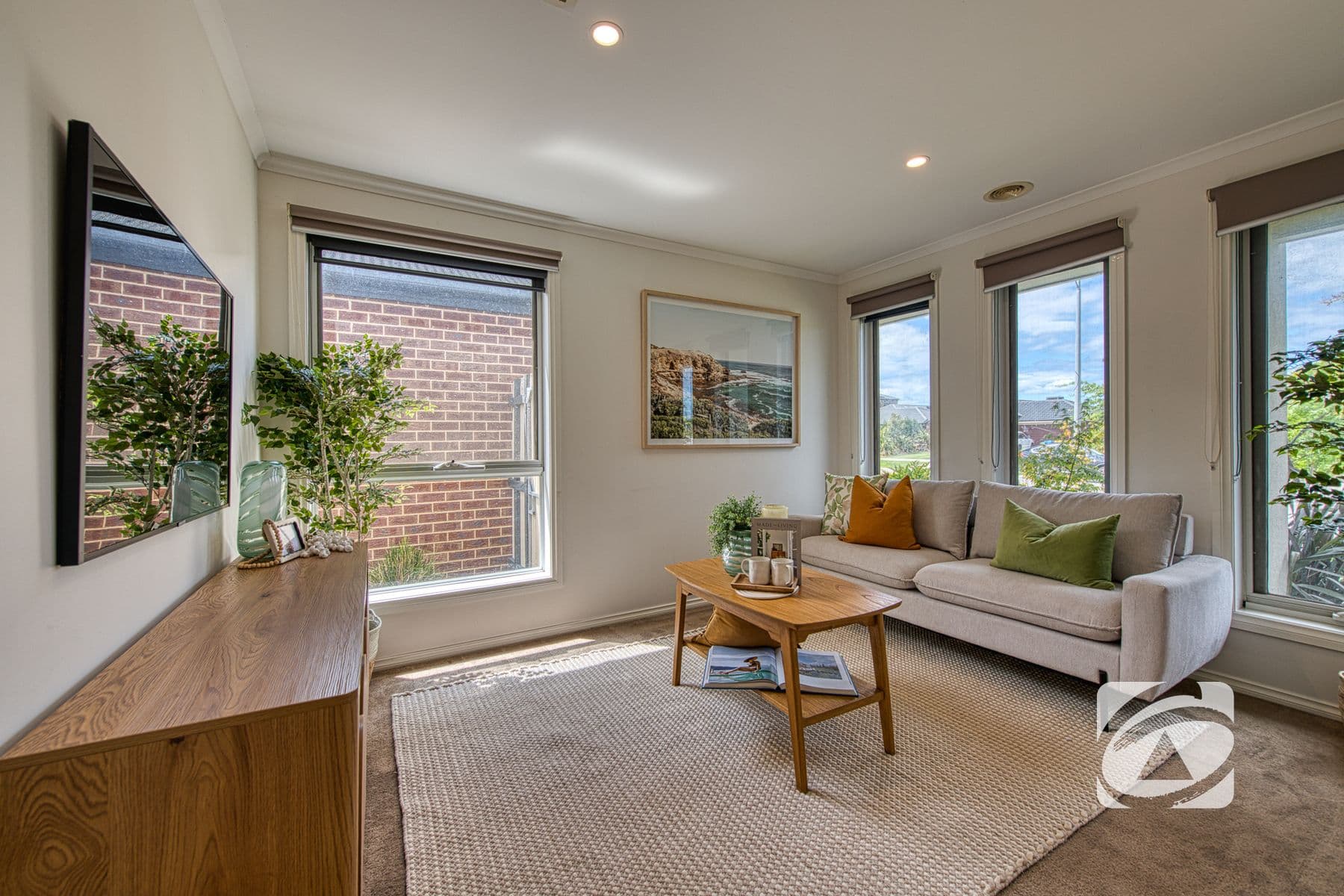 29 Skylark Boulevard, Clyde North VIC 3978, Clyde North - Thumbnail 2