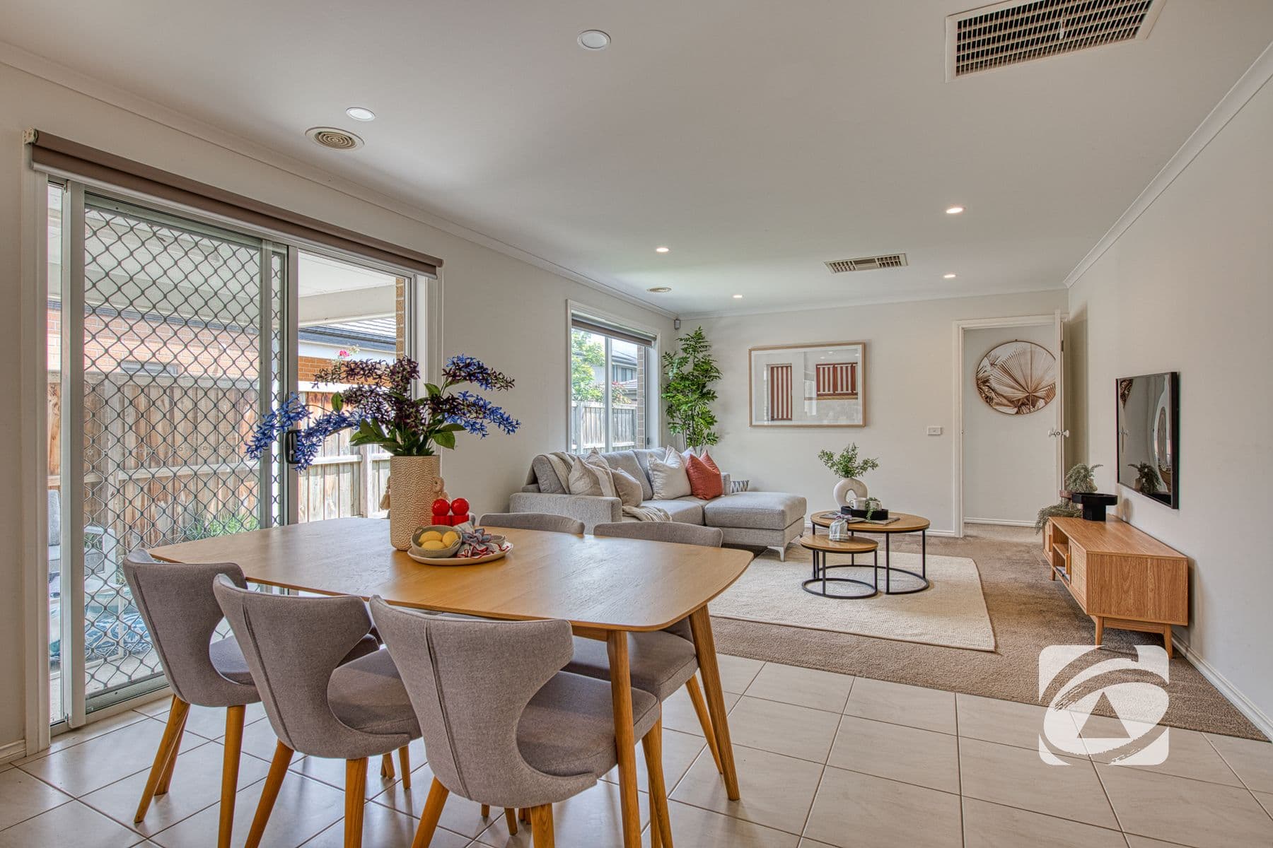 29 Skylark Boulevard, Clyde North VIC 3978, Clyde North - Thumbnail 4