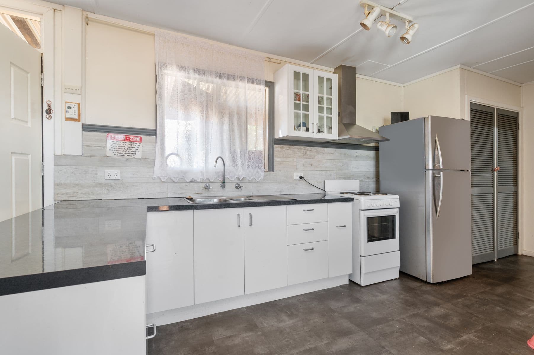 107 Forrest Street, Coolgardie, WA 6429, Coolgardie - Thumbnail 4