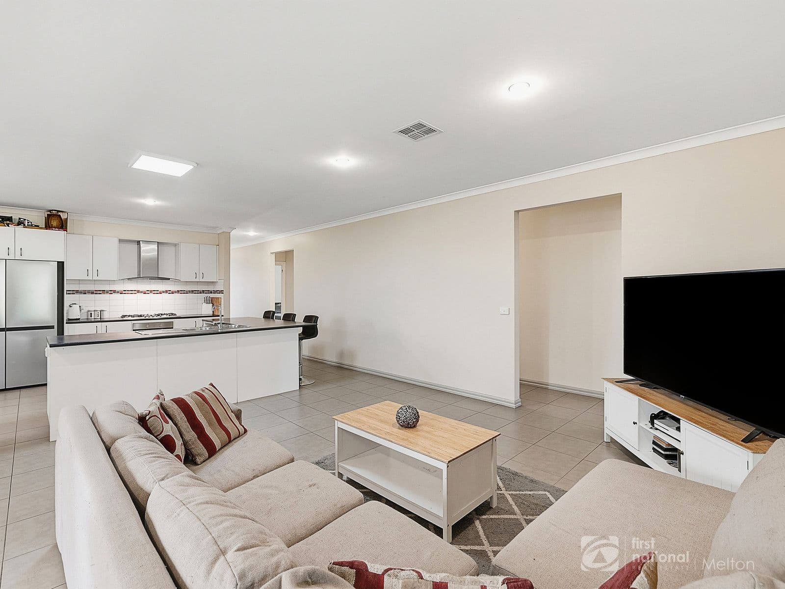 52 Arnolds Creek Boulevard, Harkness VIC 3337, Harkness - Thumbnail 4