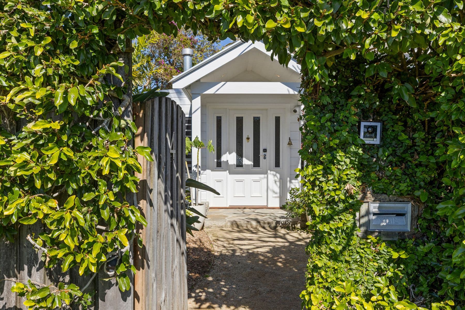 4 Seaview Street, Byron Bay NSW 2481, Byron Bay - Thumbnail 4