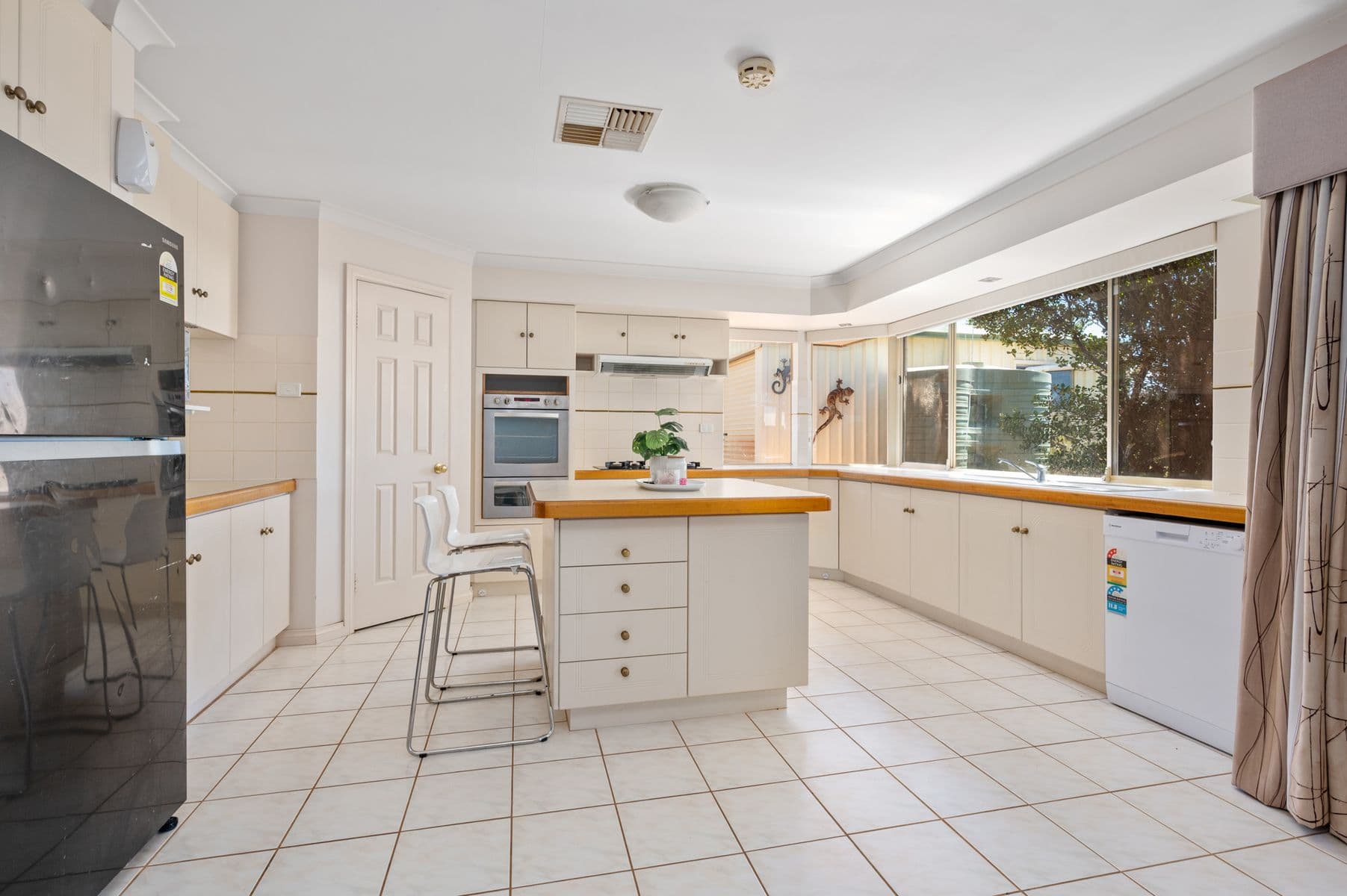 37 Tindals Crescent, Hannans WA 6430, Hannans - Thumbnail 4