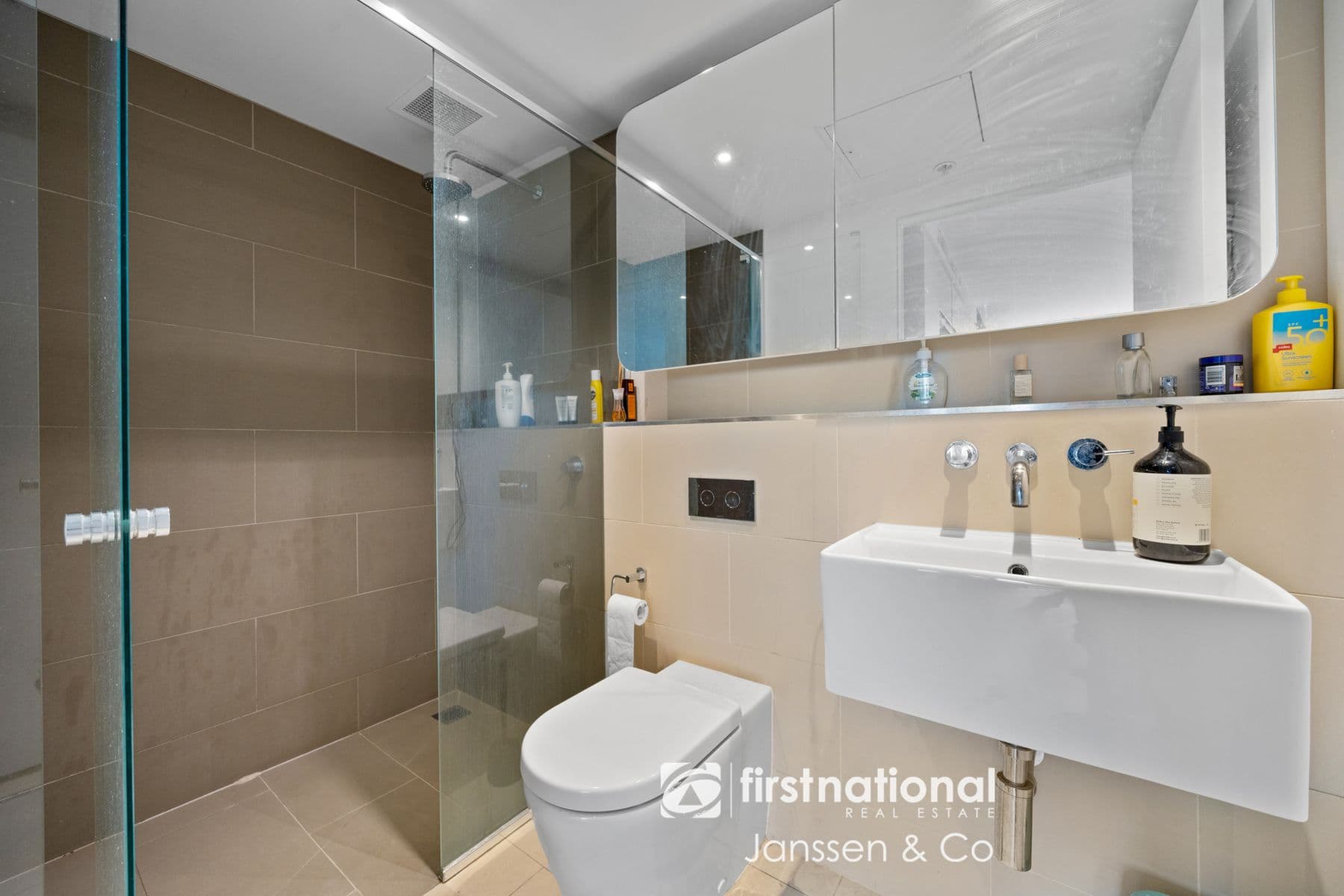 2210/555 Swanston Street, Carlton VIC 3053, Carlton - Thumbnail 4