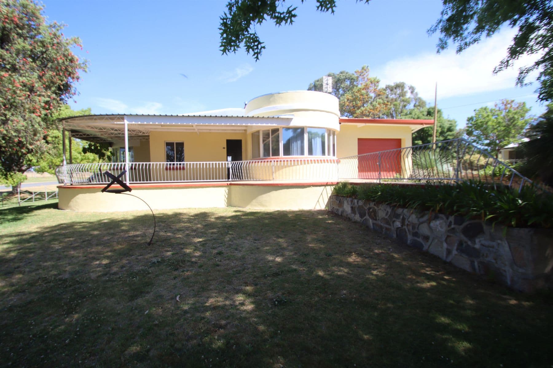 21 Rayleigh Street, Wallangarra QLD 4383, Wallangarra - Thumbnail 2