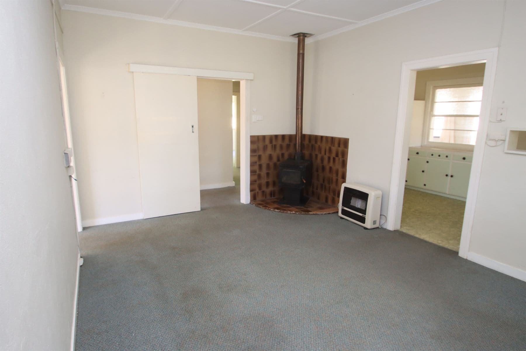 21 Rayleigh Street, Wallangarra QLD 4383, Wallangarra - Thumbnail 4