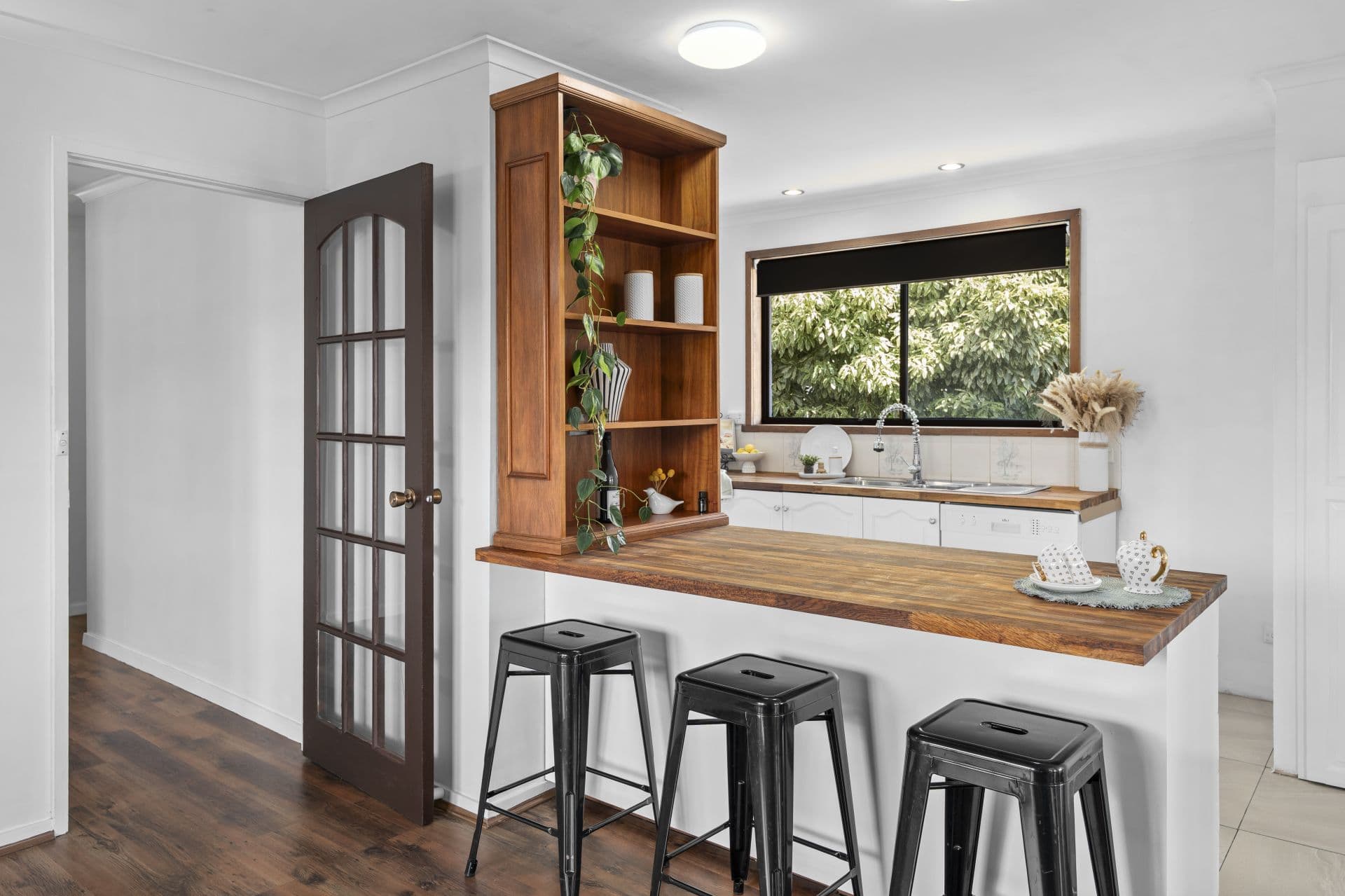 10 Hawthorn Drive, Kingston - Thumbnail 4