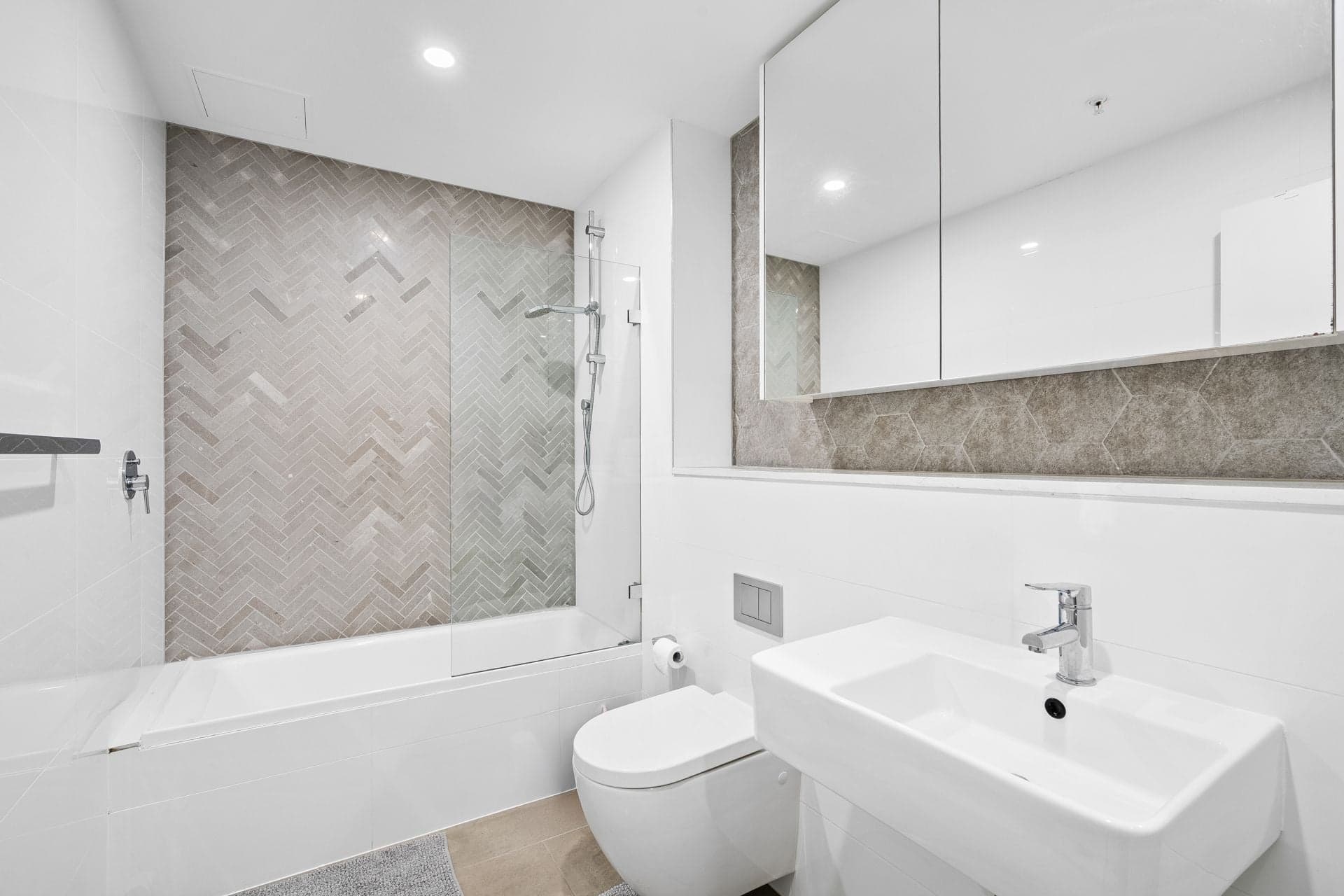 507/25 Mann Street, Gosford - Thumbnail 6
