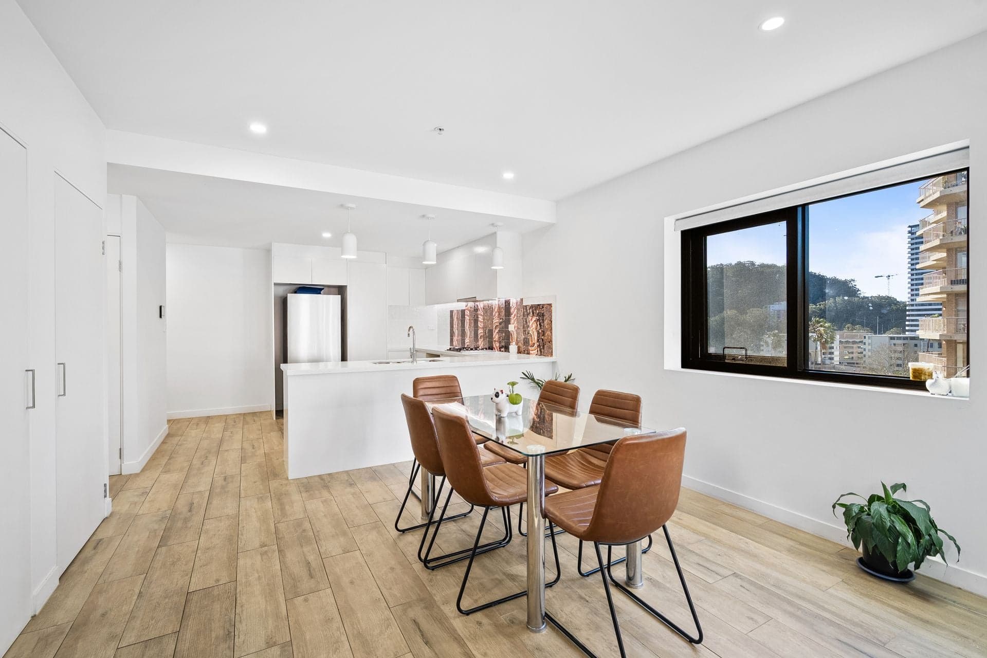 507/25 Mann Street, Gosford - Thumbnail 8