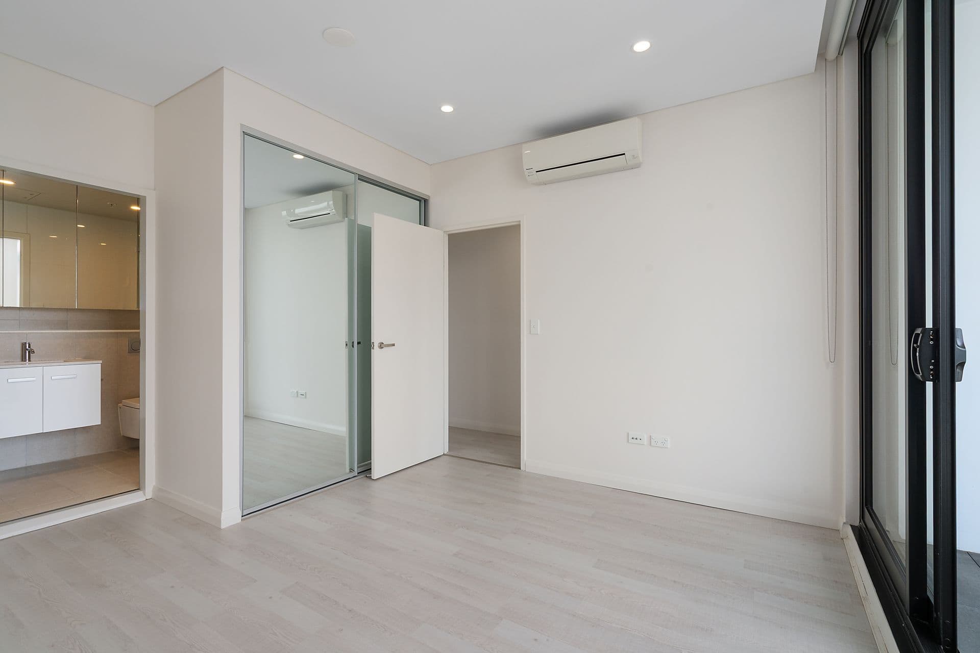 2302/100 Castlereagh Street, Liverpool - Thumbnail 4