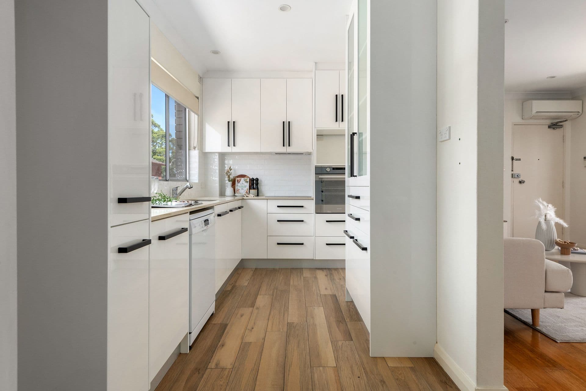 98 Chuter Avenue, Ramsgate Beach - Thumbnail 4