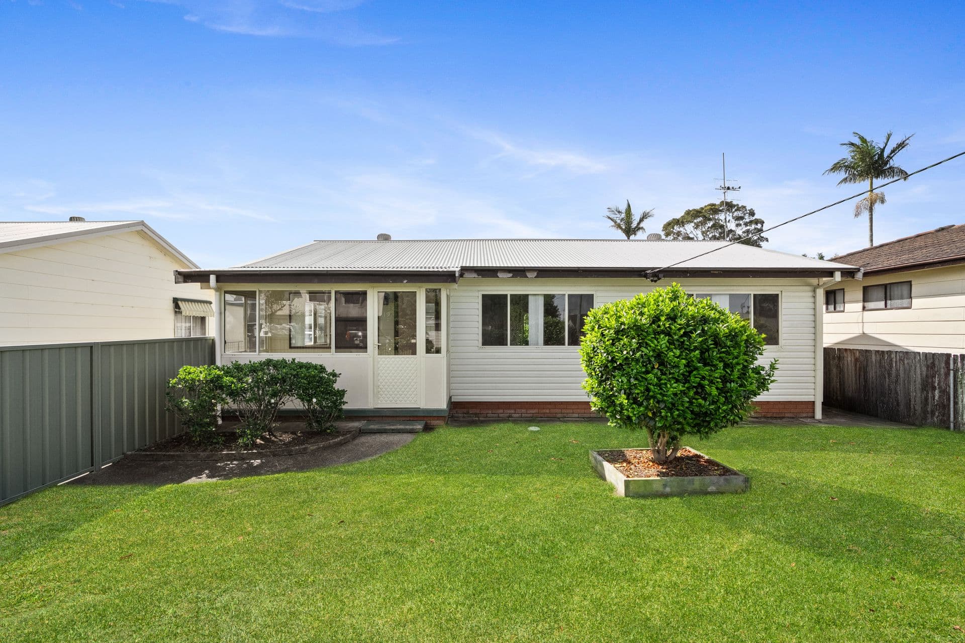 19 Saint James Avenue, Berkeley Vale - Image 1