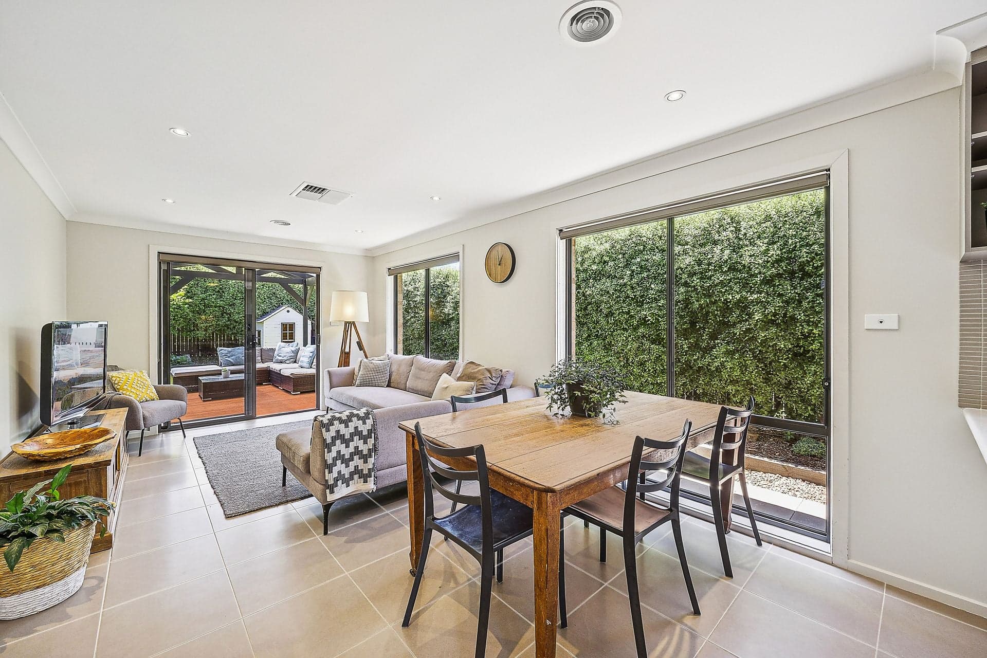 16 Loma Rudduck Street, Forde - Thumbnail 2