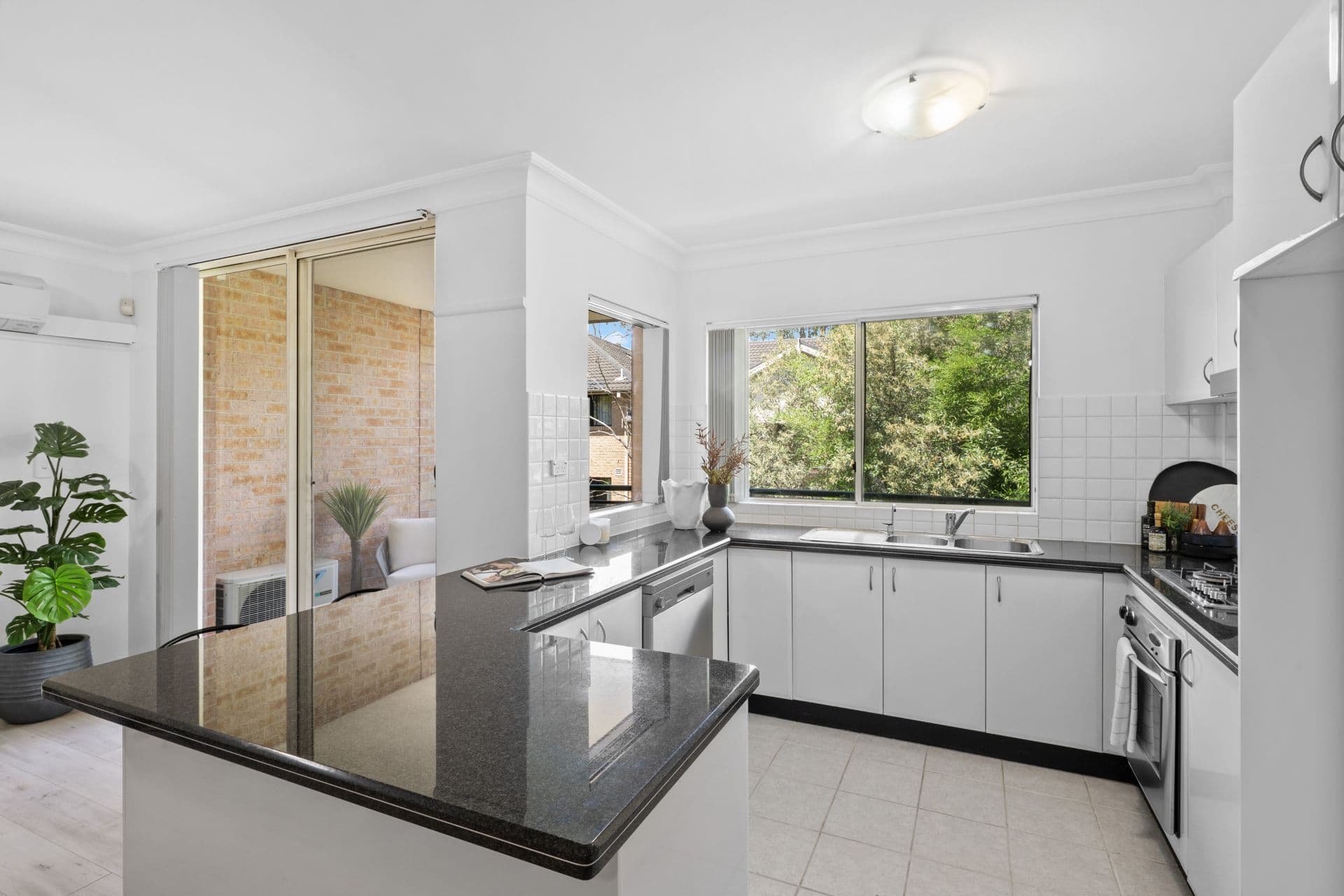 1 Cheriton Avenue, Castle Hill - Thumbnail 3