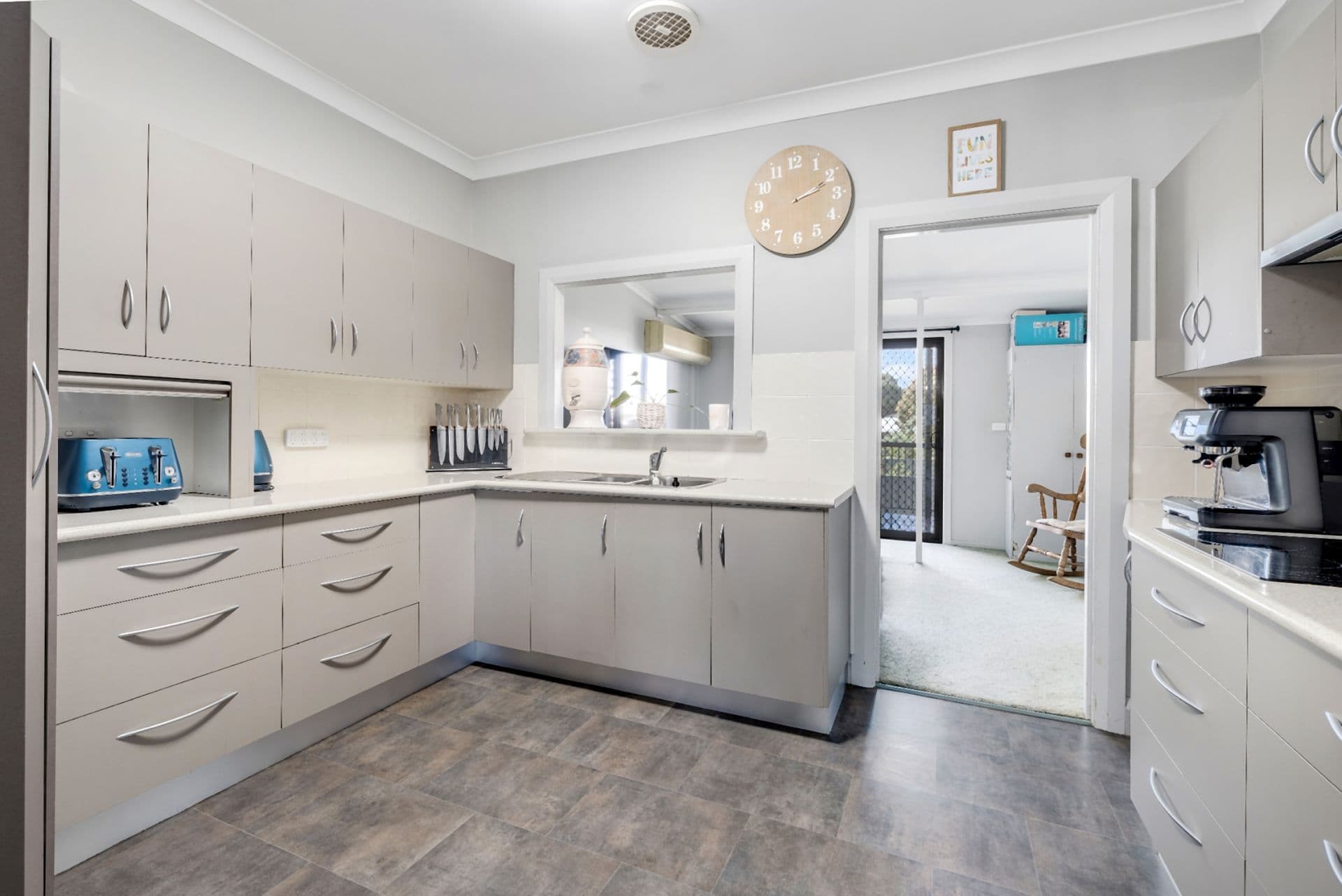 9 Verge Street, Smithtown - Thumbnail 6