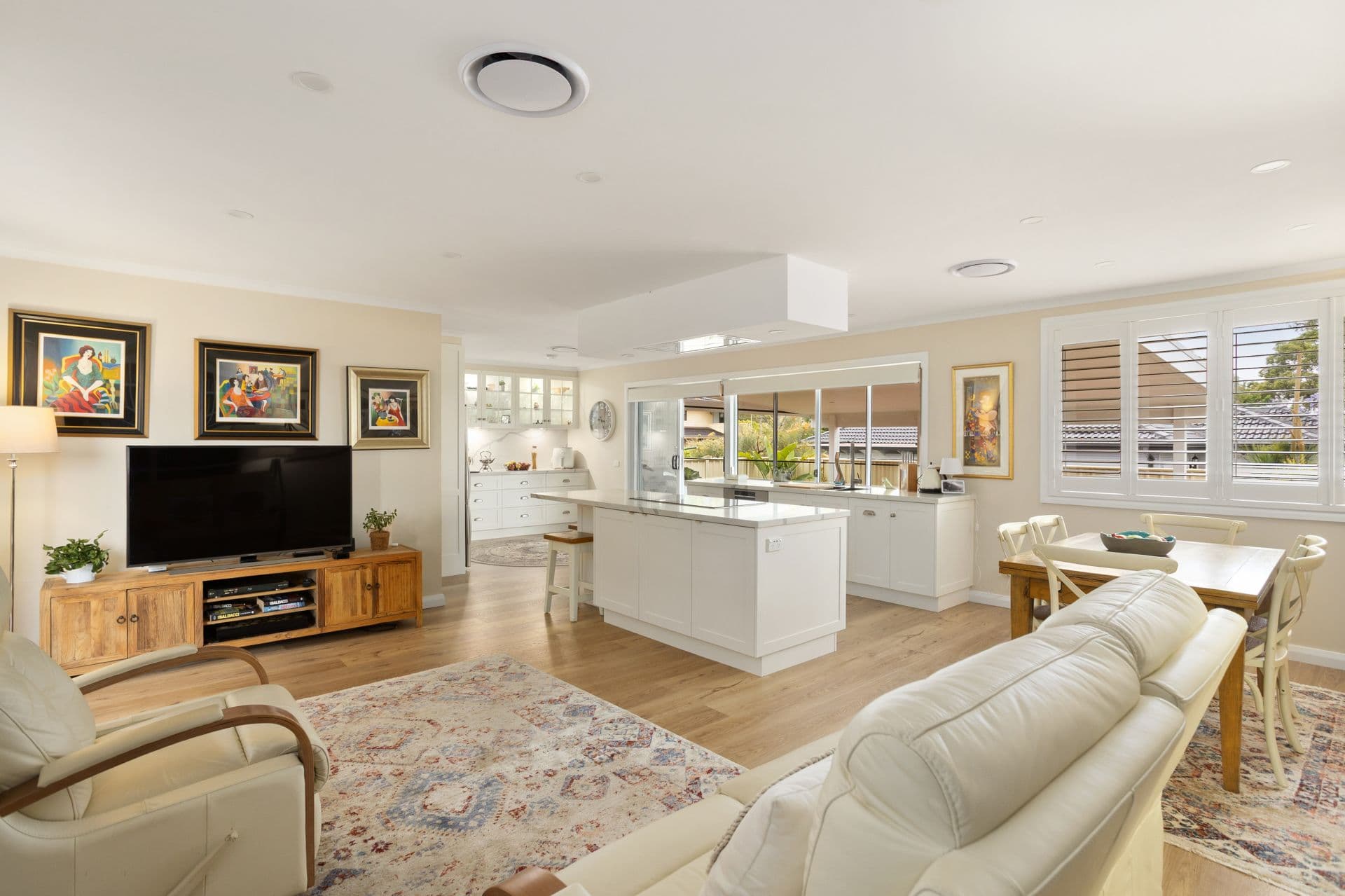 126 Panorama Drive, Farmborough Heights - Image 1