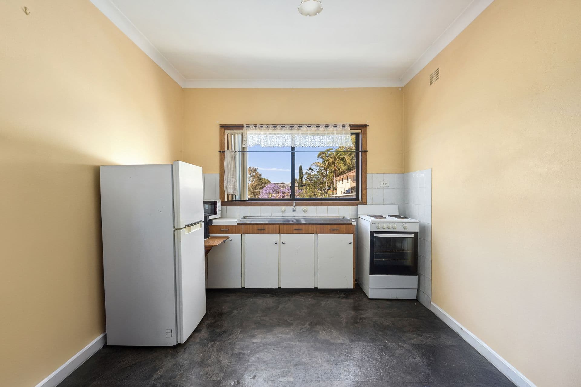 16 Gregory Street, Coniston, Coniston - Thumbnail 8