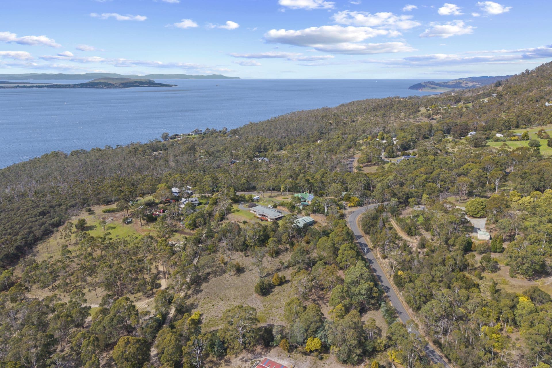 5, Blackmans Bay - Thumbnail 2