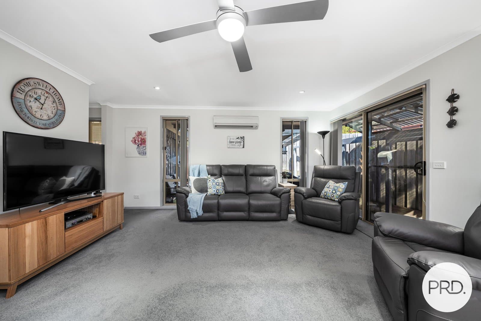 1/14
                Dumbarton
                Drive
            
            
            
            geilston bay
            
            
            TAS,
            7015, Geilston Bay - Thumbnail 3