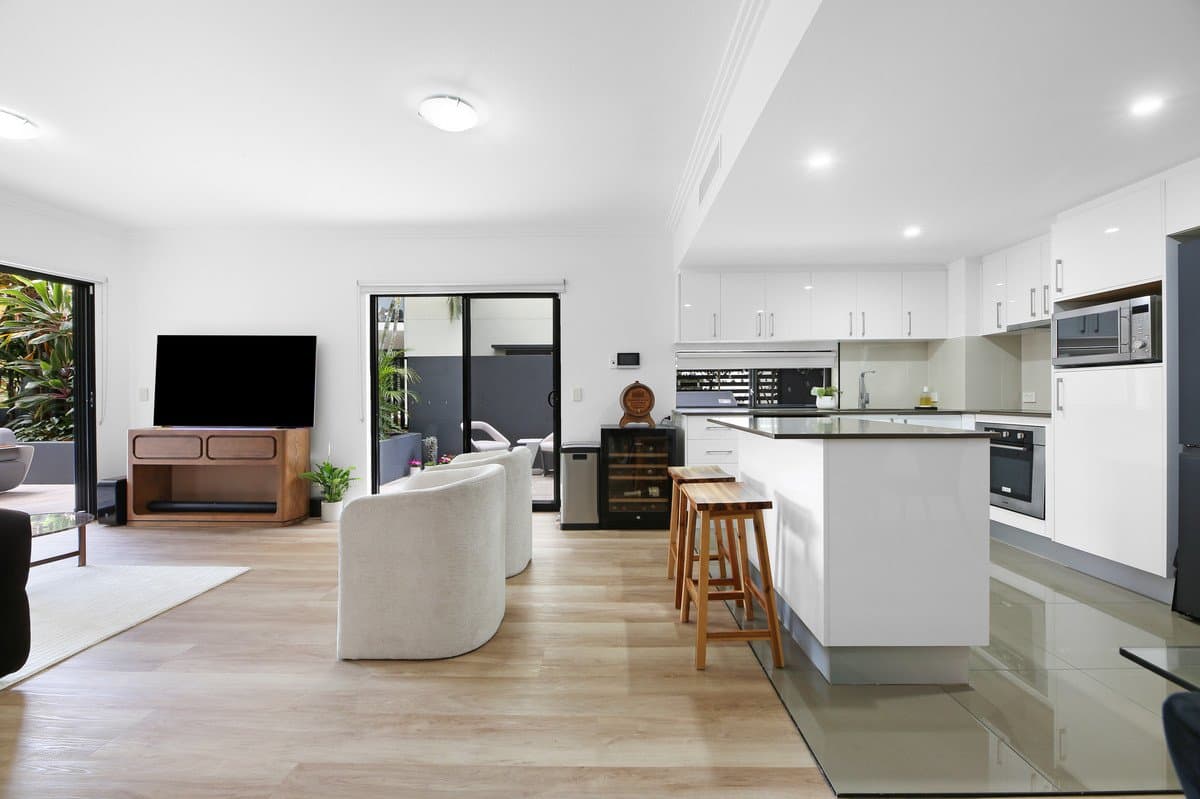 1/15-17 Bullimah Avenue, Burleigh Heads QLD 4220, Burleigh Heads Property Image - Thumbnail 4