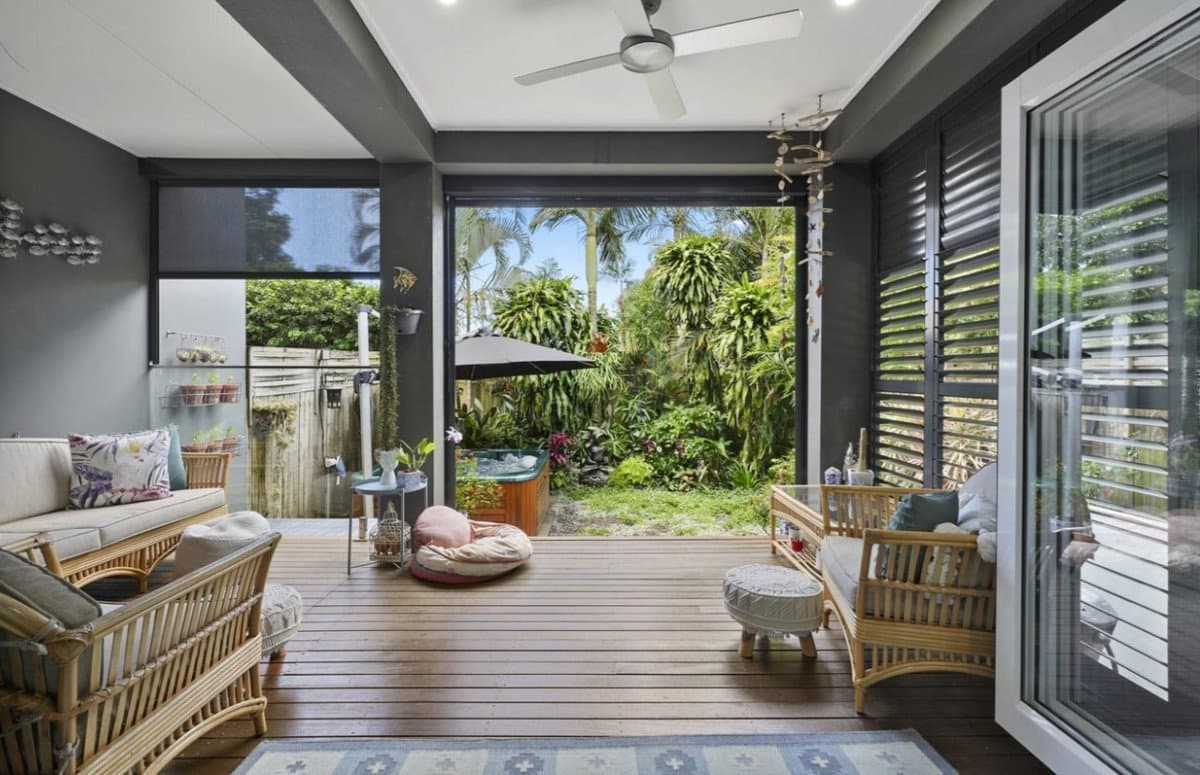 2/41 Kallay Street, Miami QLD 4220, Miami - Thumbnail 2