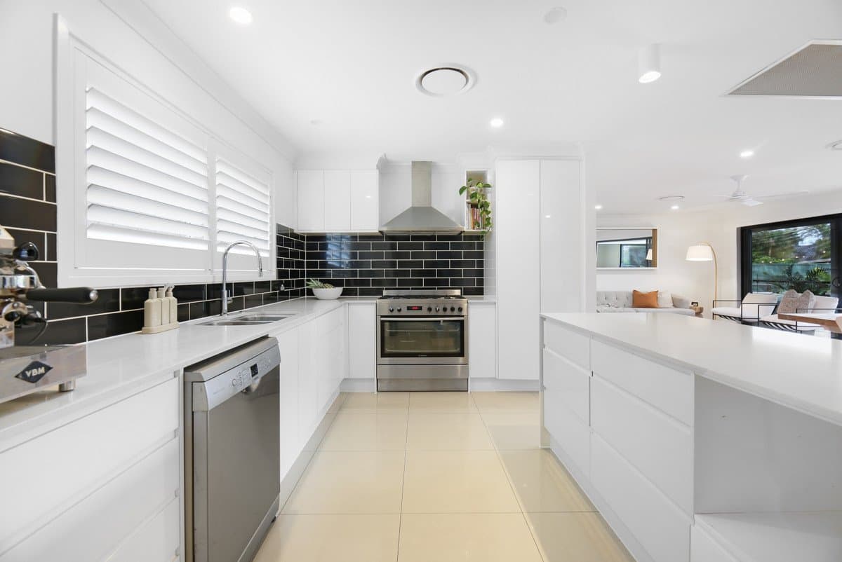 10 Ling Place, Palm Beach QLD 4221, Palm Beach - Thumbnail 5
