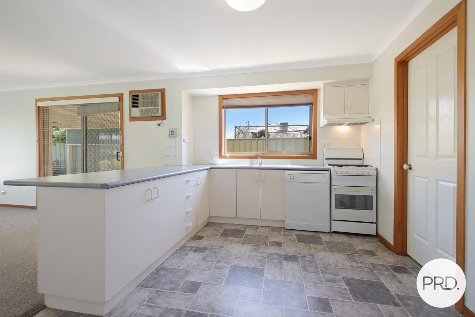 2/1044 Corella Street, NORTH ALBURY NSW 2640, North Albury - Thumbnail 2