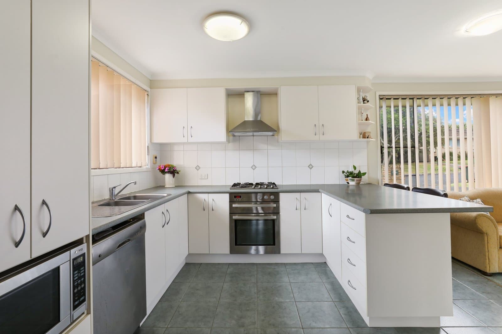 12 Woodridge Road, HORSLEY NSW 2530, Horsley - Thumbnail 2