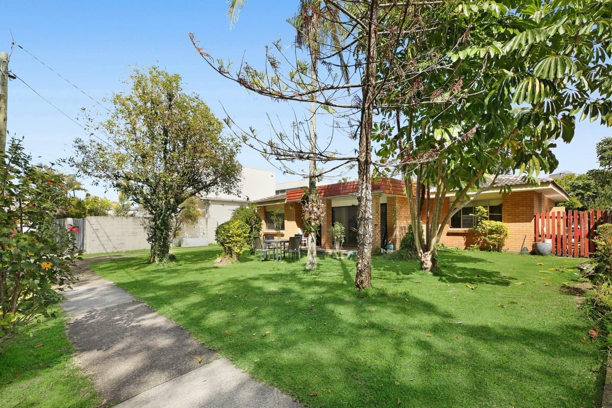 26 Djerral Avenue, Burleigh Heads QLD 4220, Burleigh Heads - Thumbnail 2