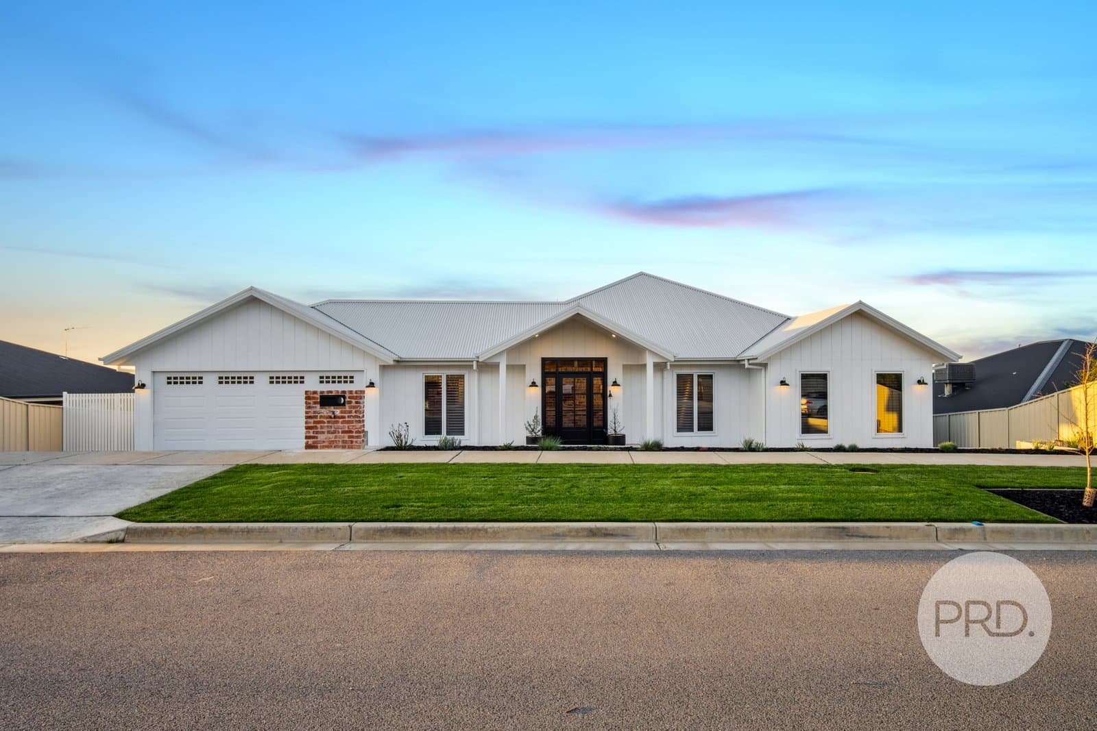 3
                Ahket
                Avenue
            
            
            
            lloyd
            
            
            NSW,
            2650, Lloyd - Thumbnail 2
